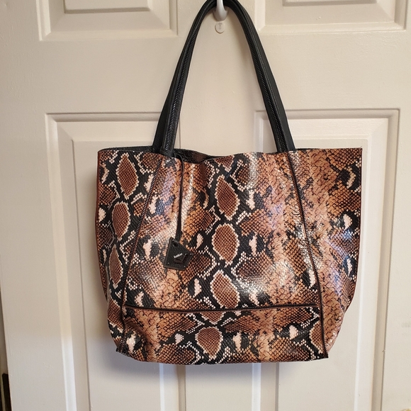 Botkier Leather Tote 👜 - Picture 12 of 12